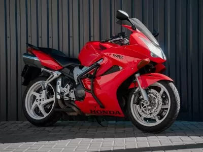 Аренда мотоцикла Honda VFR 800