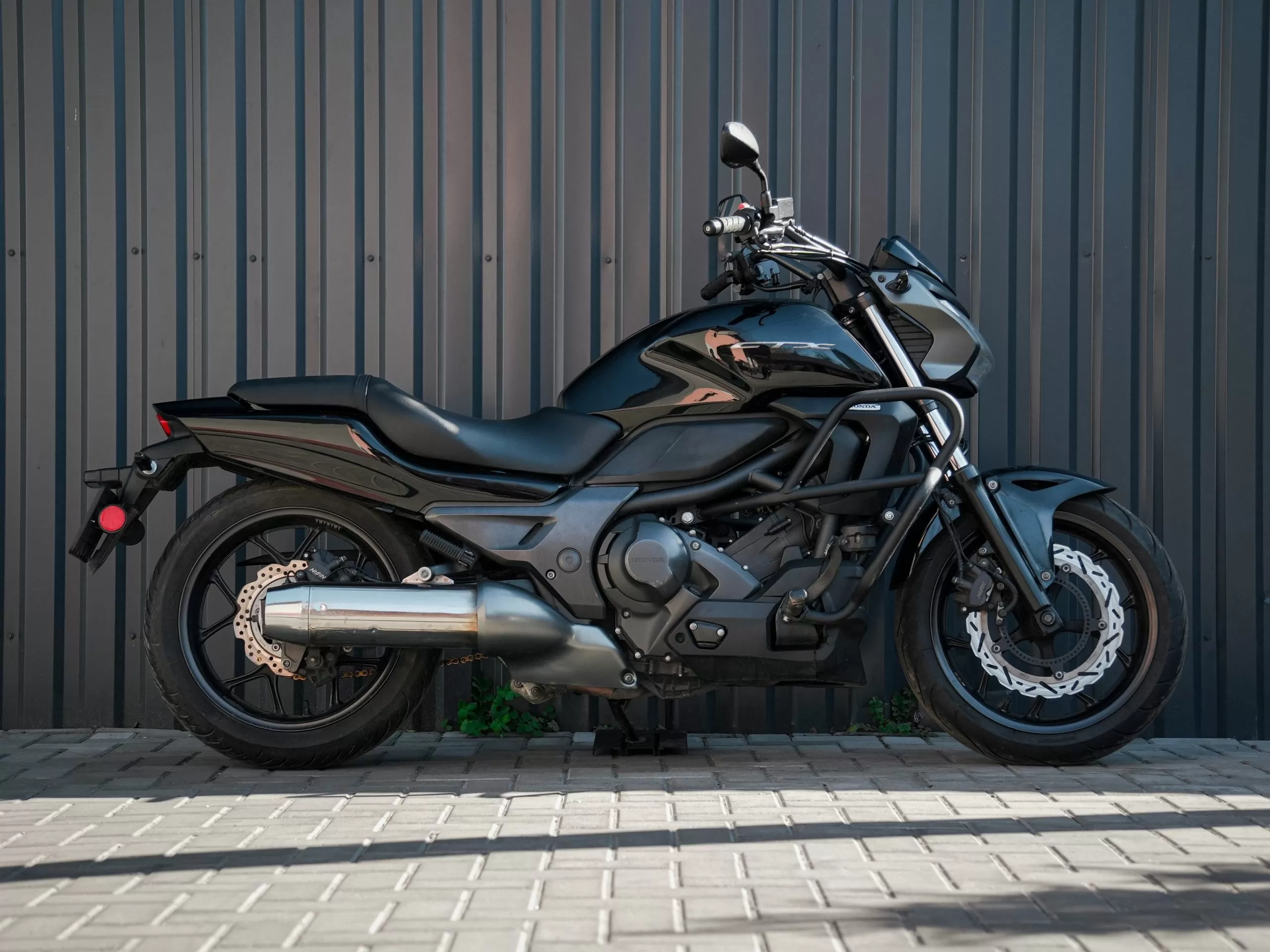 Аренда мотоцикла Honda CTX 700N