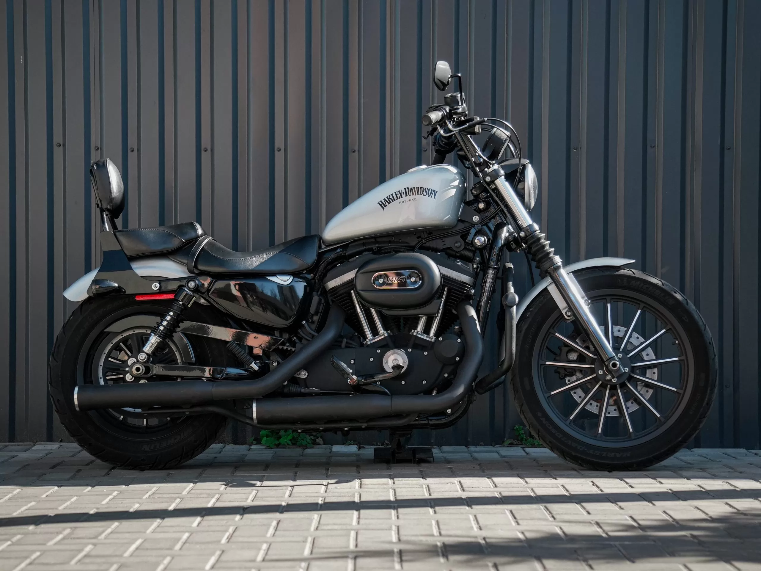 Аренда мотоцикла Harley-Davidson Sportster 883