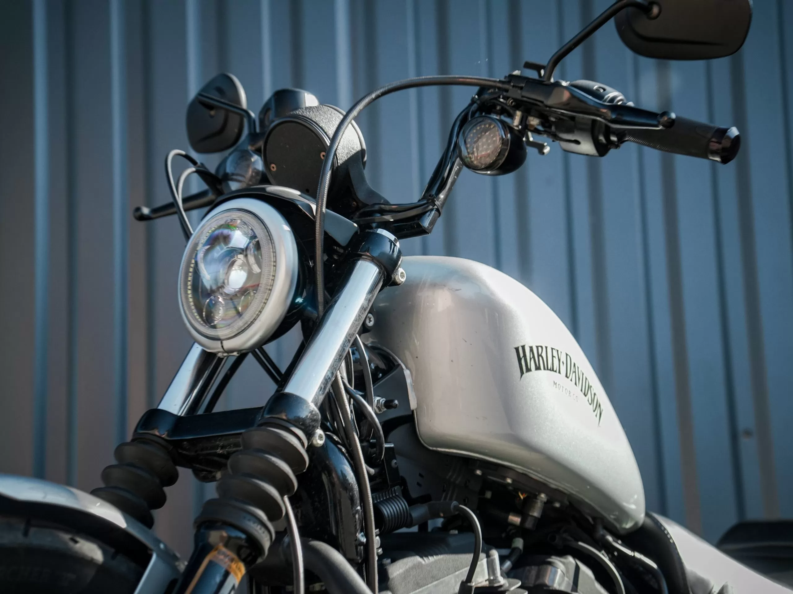 Аренда мотоцикла Harley-Davidson Sportster 883