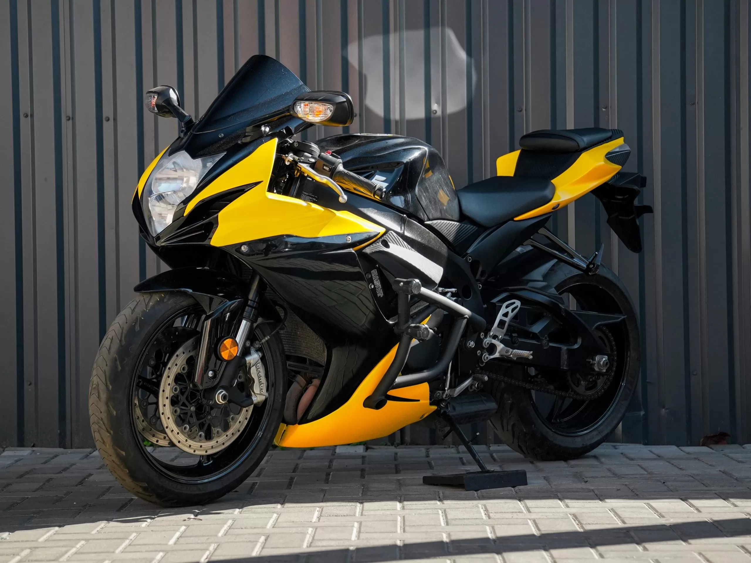 Аренда мотоцикла Suzuki GSX-R 600 (L-серия)