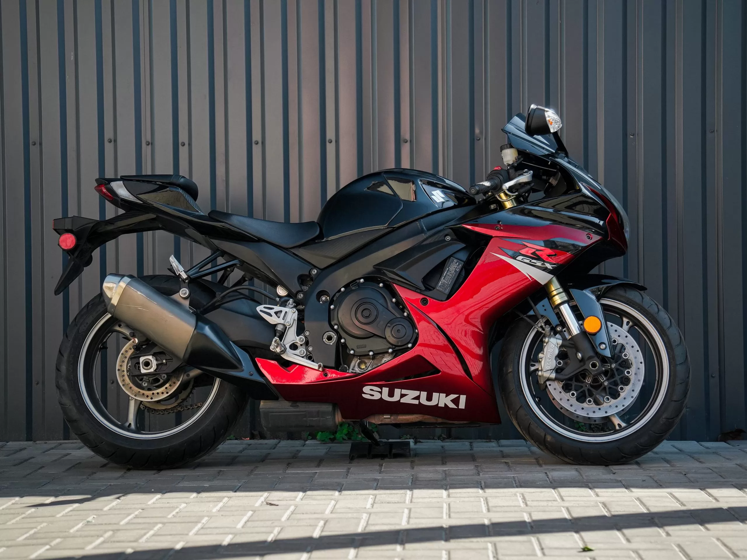 Аренда мотоцикла Suzuki GSX-R 750 (L-серия)