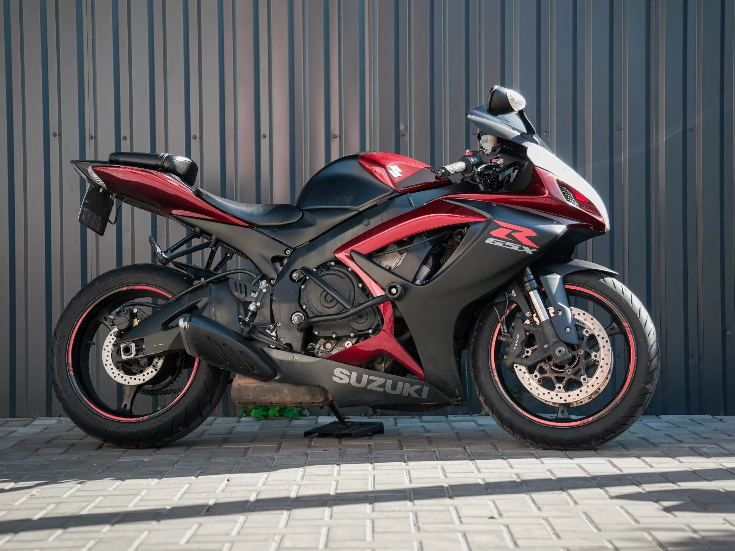 Аренда мотоцикла Suzuki GSX-R 750 (К-серия)